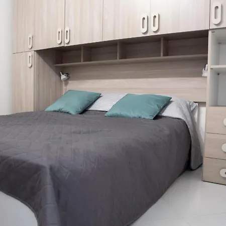 Alfaapartment & Beautiful 20-metre Terrace Casteldaccia